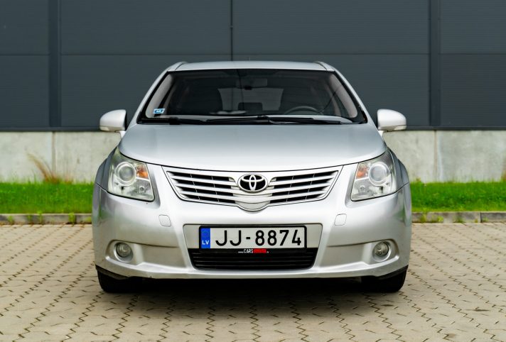 TOYOTA AVENSIS