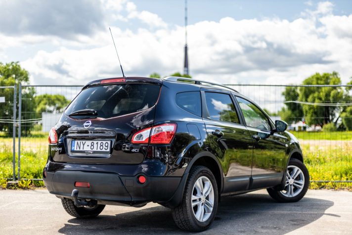 NISSAN QASHQAI +2