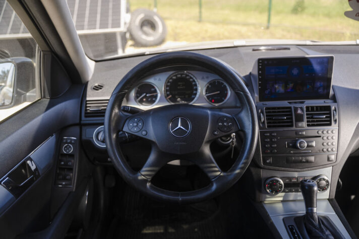 MERCEDES BENZ C220