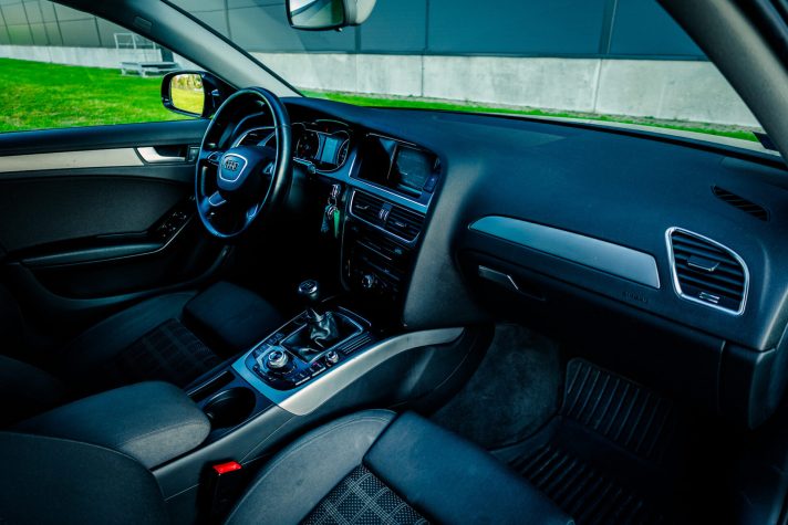AUDI A4 AVANT