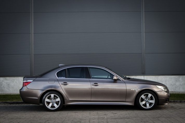 BMW 523