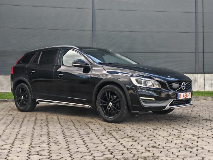 Volvo V60 Cross Country Summum 2,4D AWD