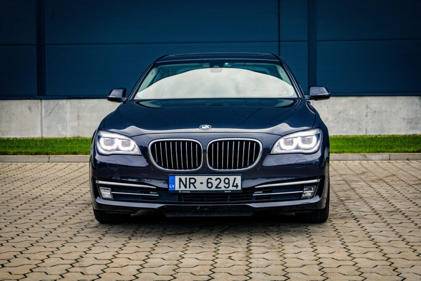 BMW 730