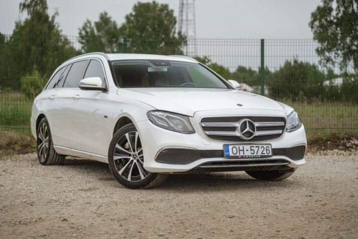 MERCEDES BENZ E300 DE