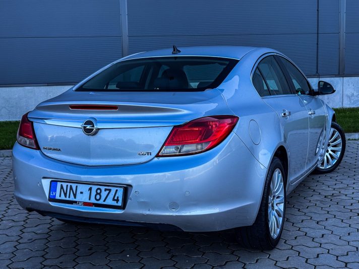 OPEL INSIGNIA