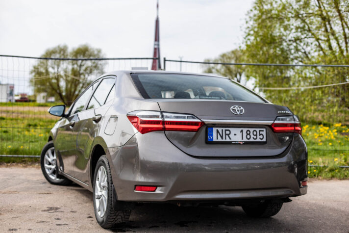 TOYOTA COROLLA