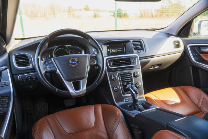 VOLVO V60 PLUG-IN HYBRID