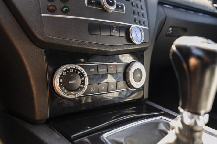 MERCEDES BENZ C200