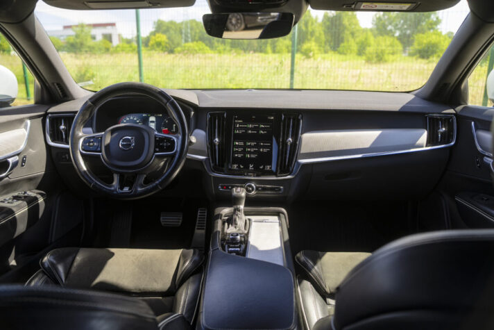 VOLVO V90 R-DESIGN
