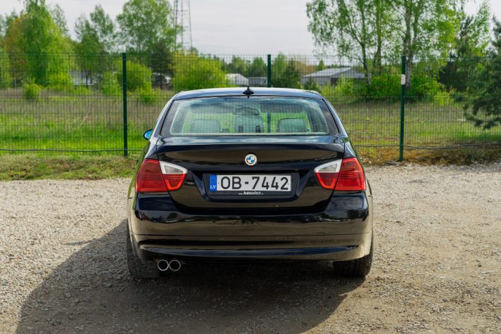 BMW 330