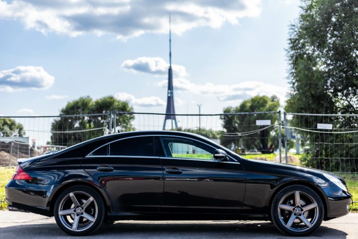 MERCEDES BENZ CLS 320