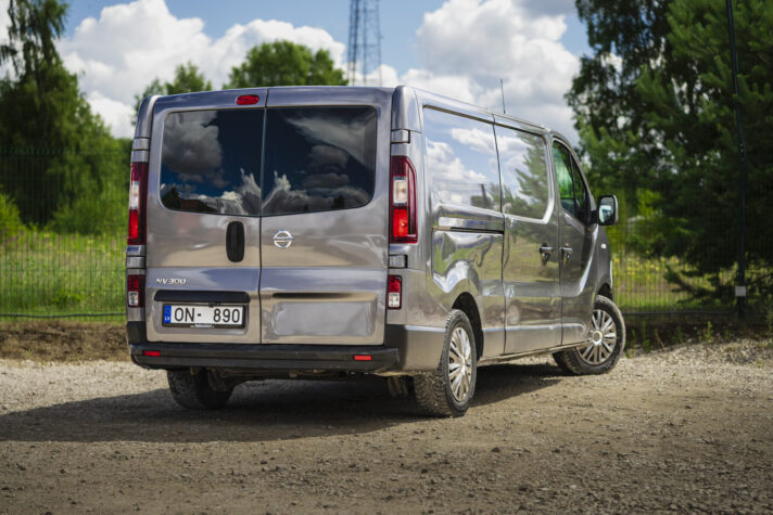 NISSAN NV300