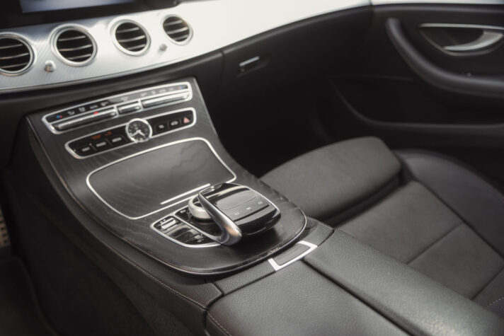 MERCEDES BENZ E300 DE