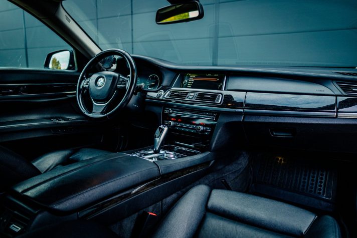 BMW 730