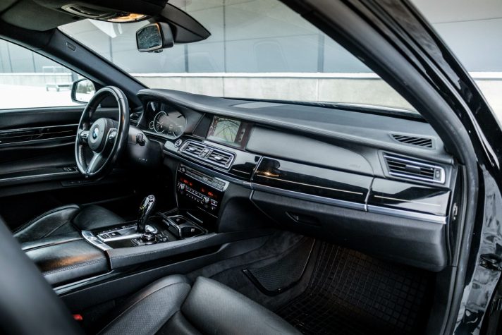BMW 740