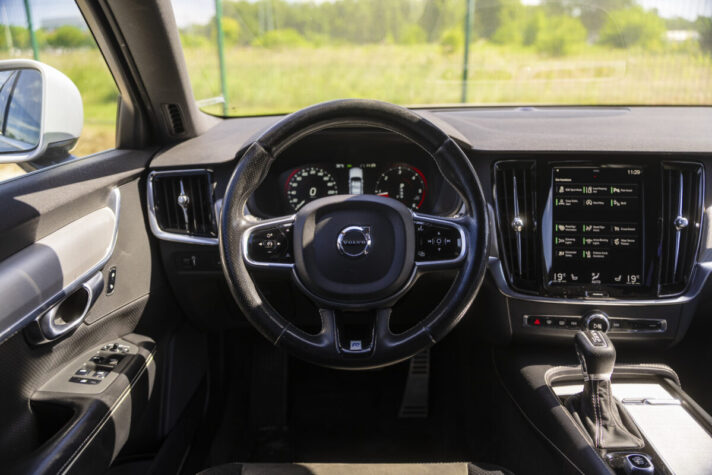 VOLVO V90 R-DESIGN