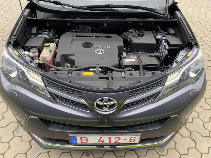 TOYOTA RAV-4 2.2D4D Automāts