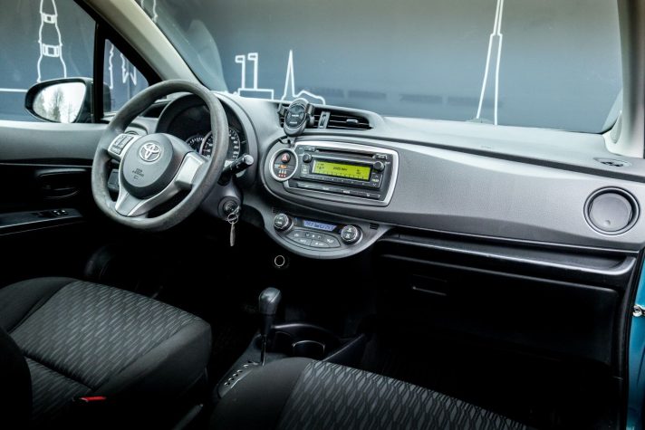 TOYOTA YARIS HYBRID