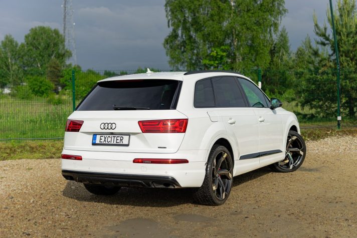AUDI Q7 S-LINE