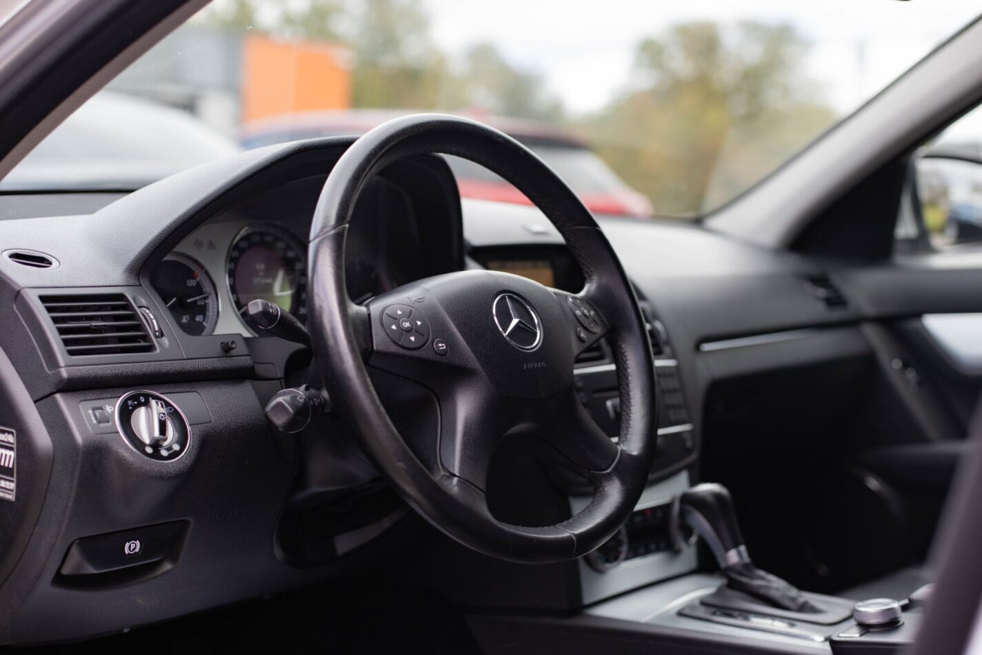 MERCEDES BENZ C320