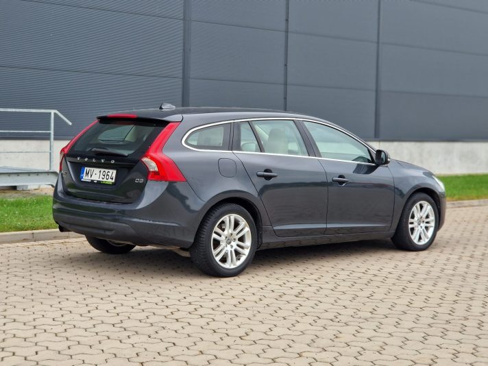 Volvo V60, 3D 120kW. Teicama tehniskā un vizuālā stāvoklī.