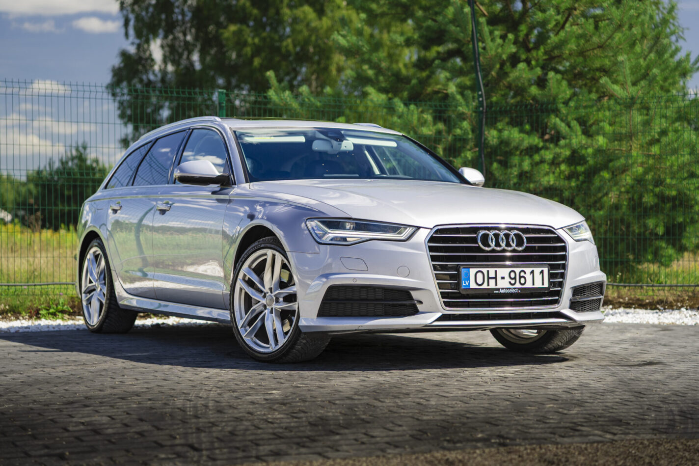 AUDI A6 AVANT QUATTRO