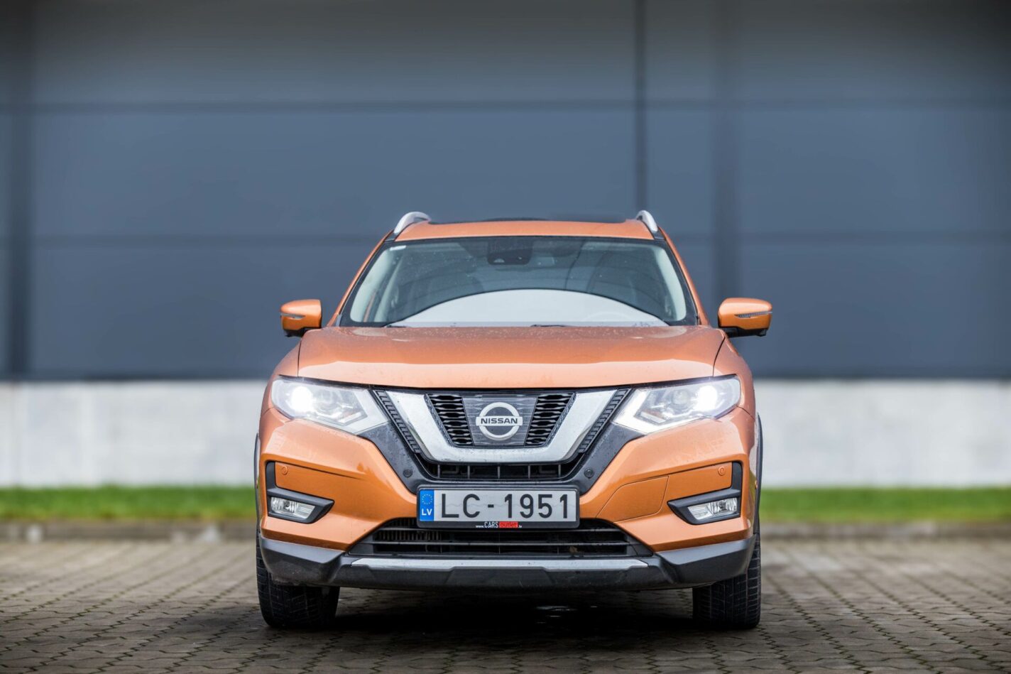 NISSAN X TRAIL