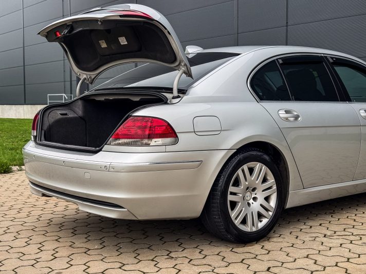 BMW 730