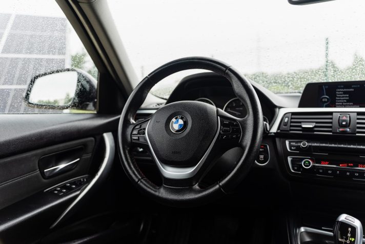BMW  318