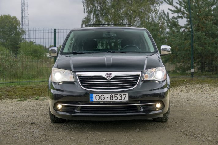 LANCIA VOYAGER