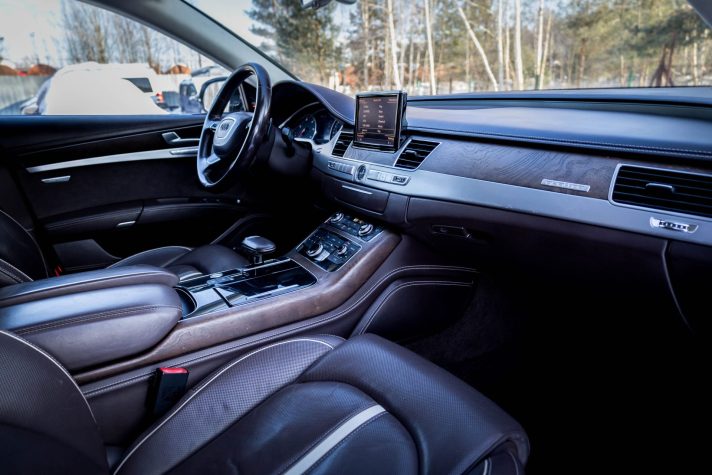 AUDI A8