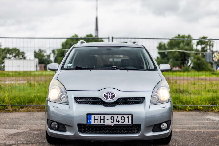 TOYOTA COROLLA VERSO