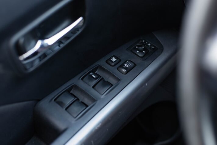 PEUGEOT 4007