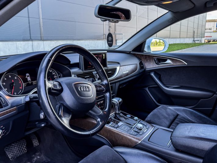 AUDI A6 AVANT
