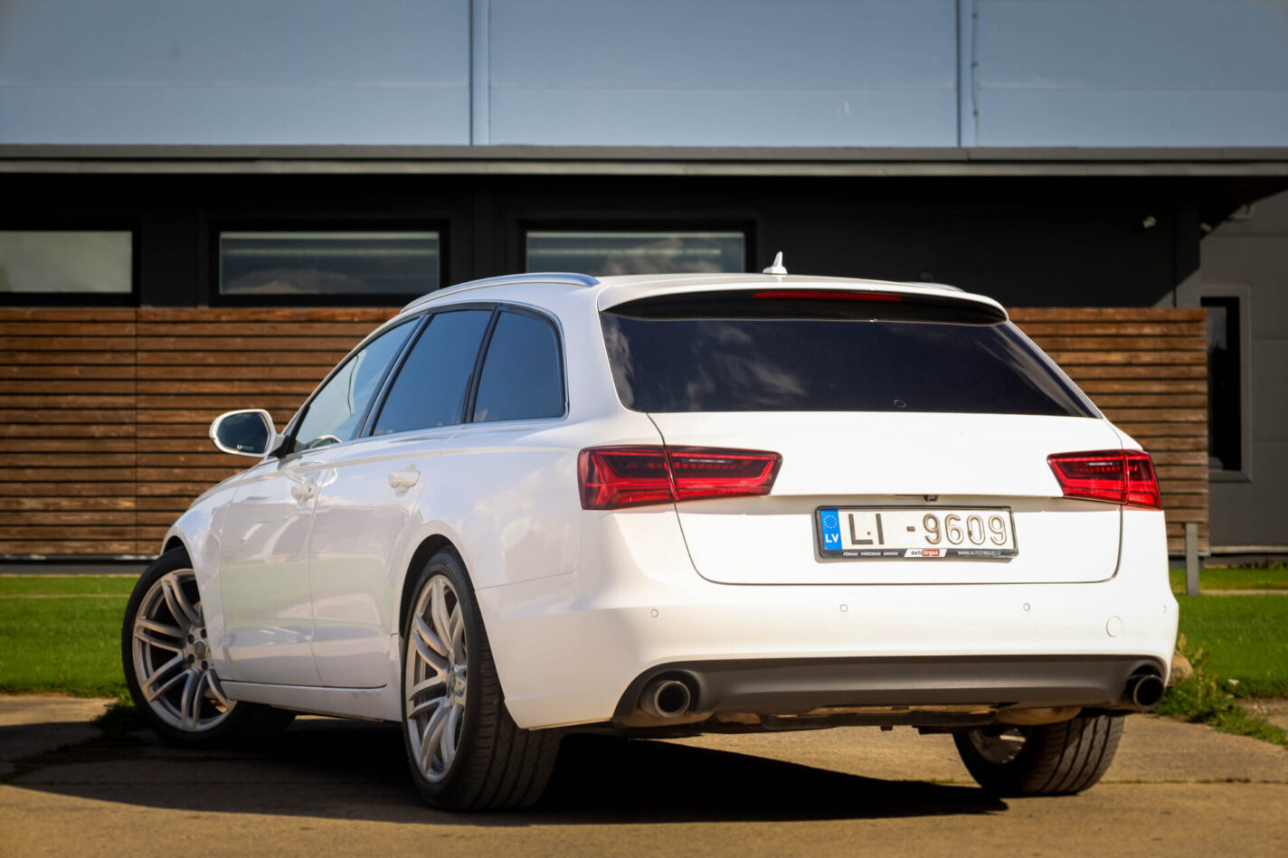 AUDI A6 AVANT