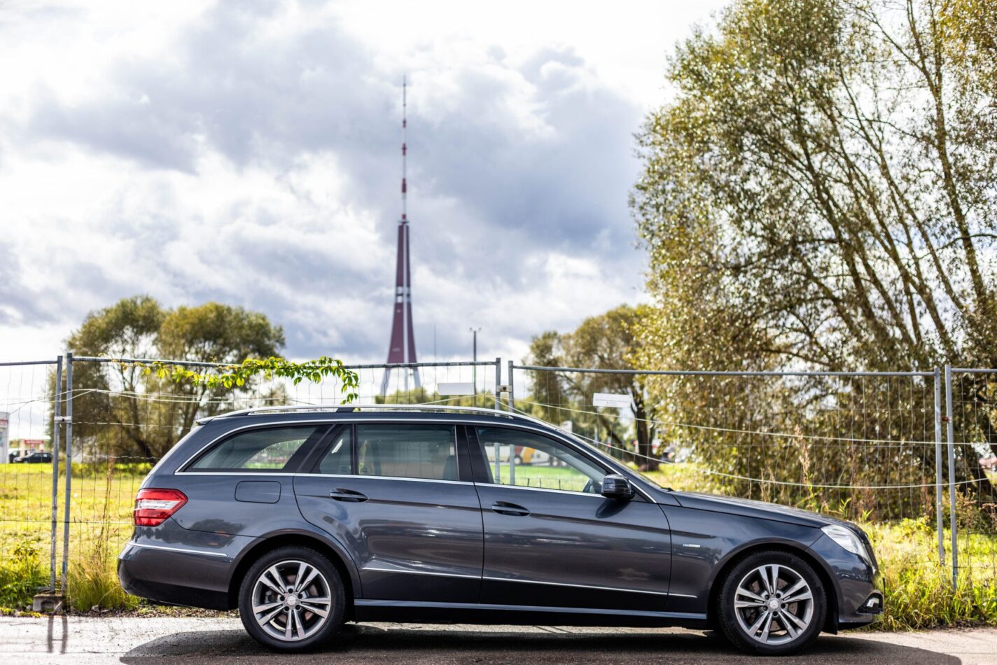 MERCEDES BENZ E350