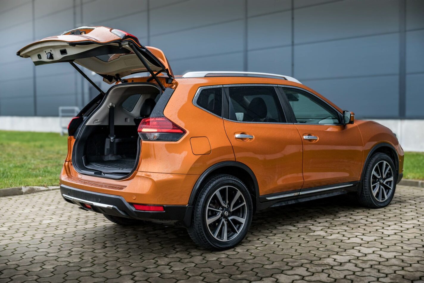 NISSAN X TRAIL