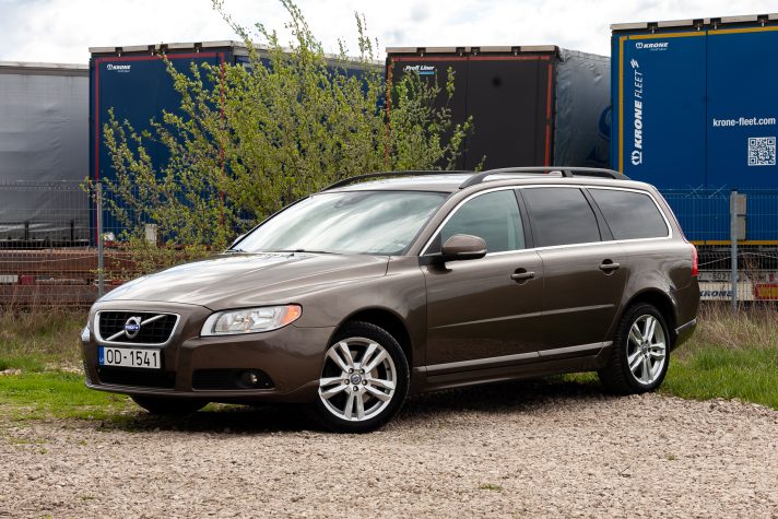 VOLVO V70 TWILIGHT BRONZE