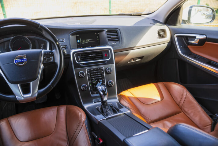 VOLVO V60 PLUG-IN HYBRID