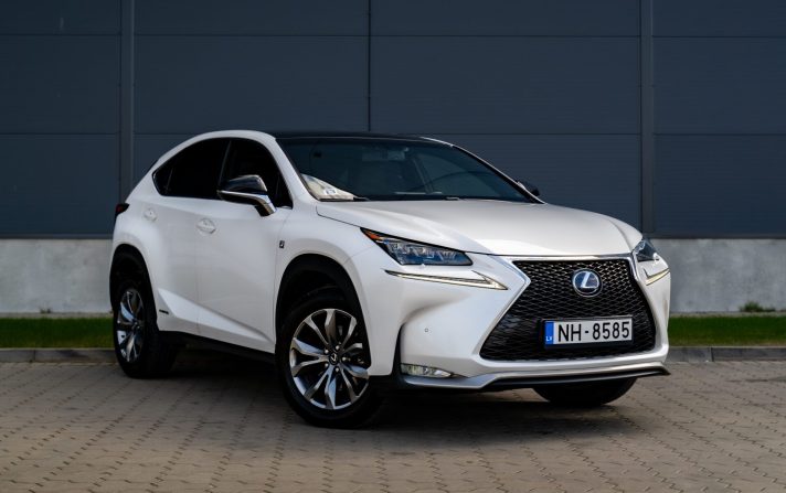 LEXUS NX300H