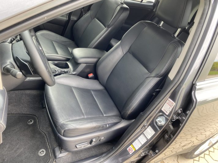 TOYOTA RAV-4 2.2D4D Automāts