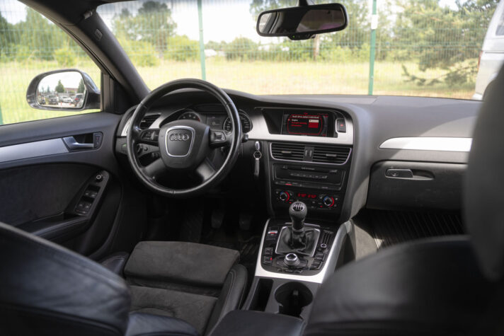 AUDI A4 S-LINE