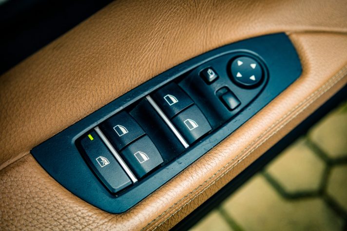 BMW 730