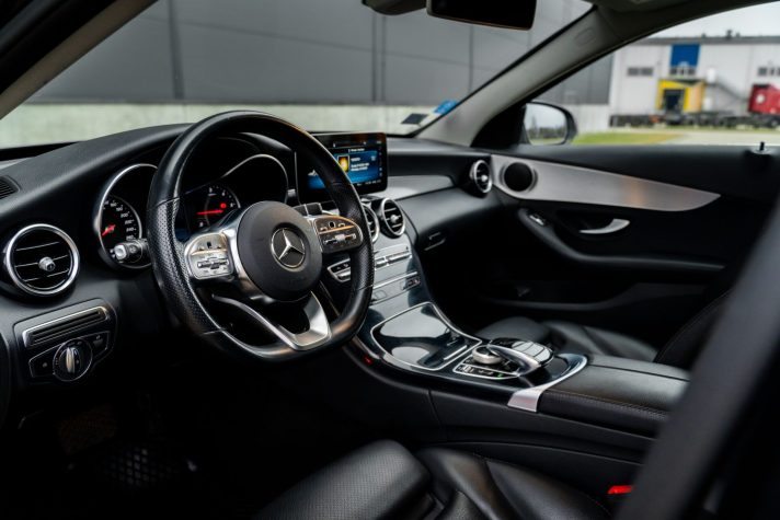 MERCEDES BENZ C200D