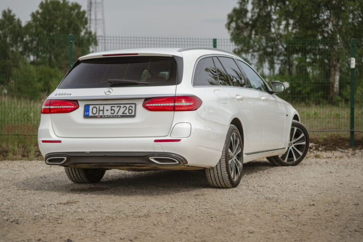 MERCEDES BENZ E300 DE