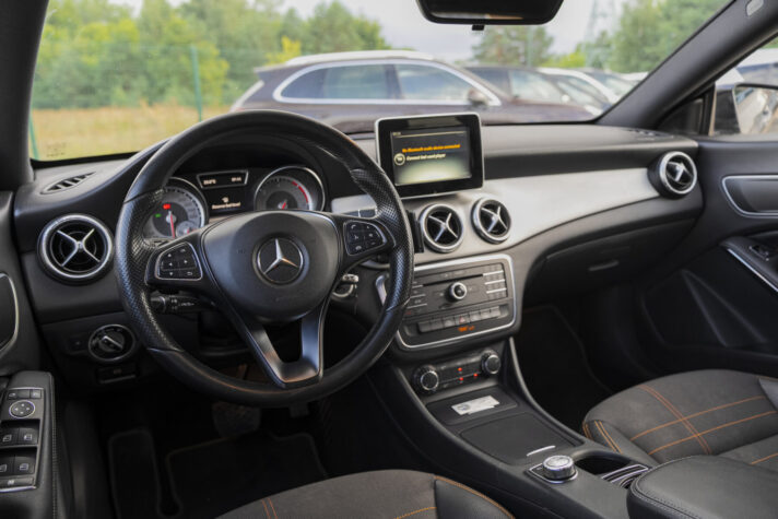 MERCEDES BENZ CLA 220 CDI