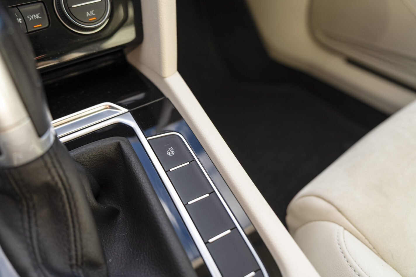 VW PASSAT R-LINE