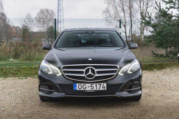 MERCEDES BENZ E220
