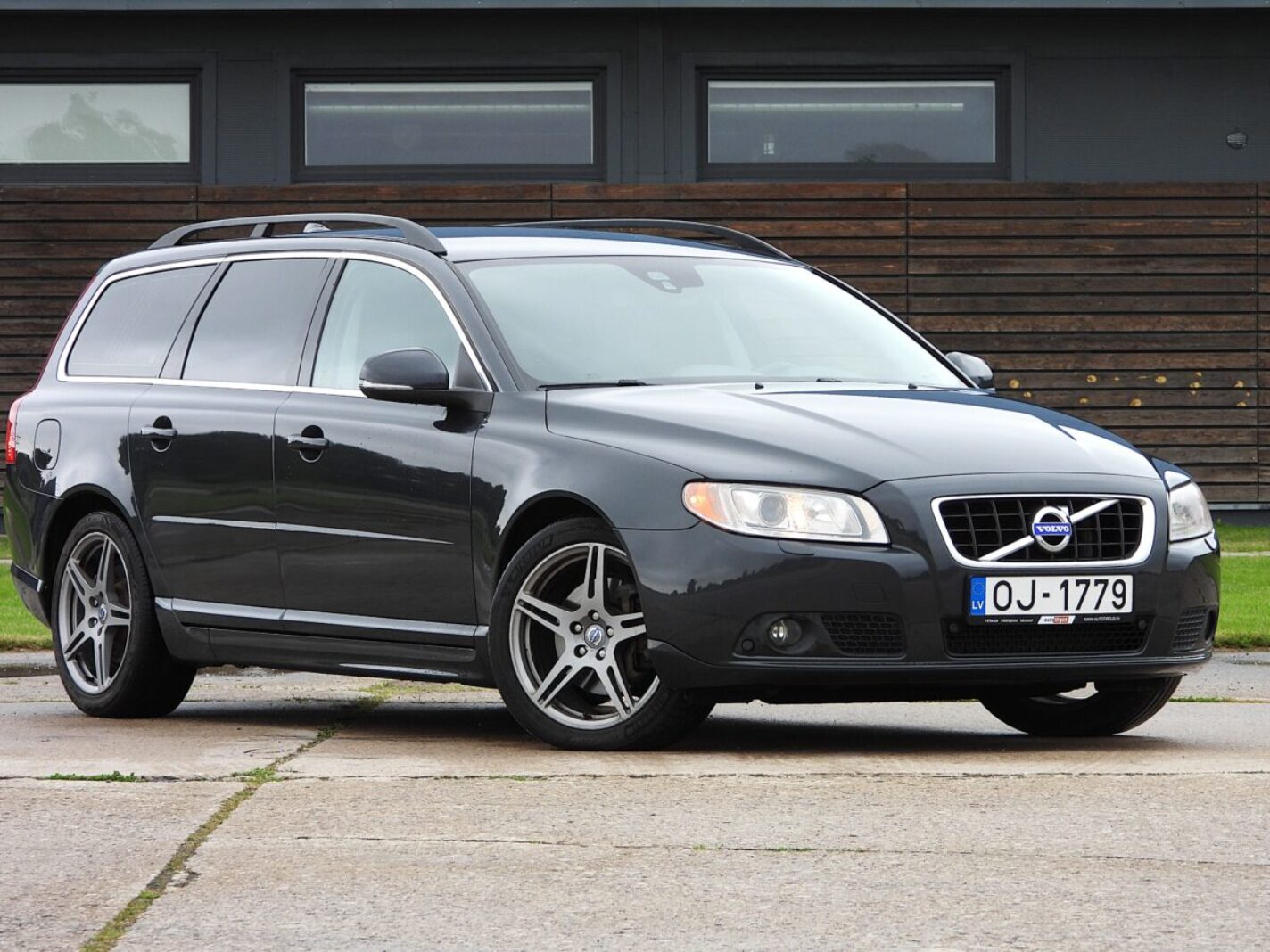 VOLVO V70