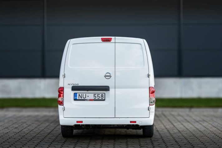NISSAN NV200